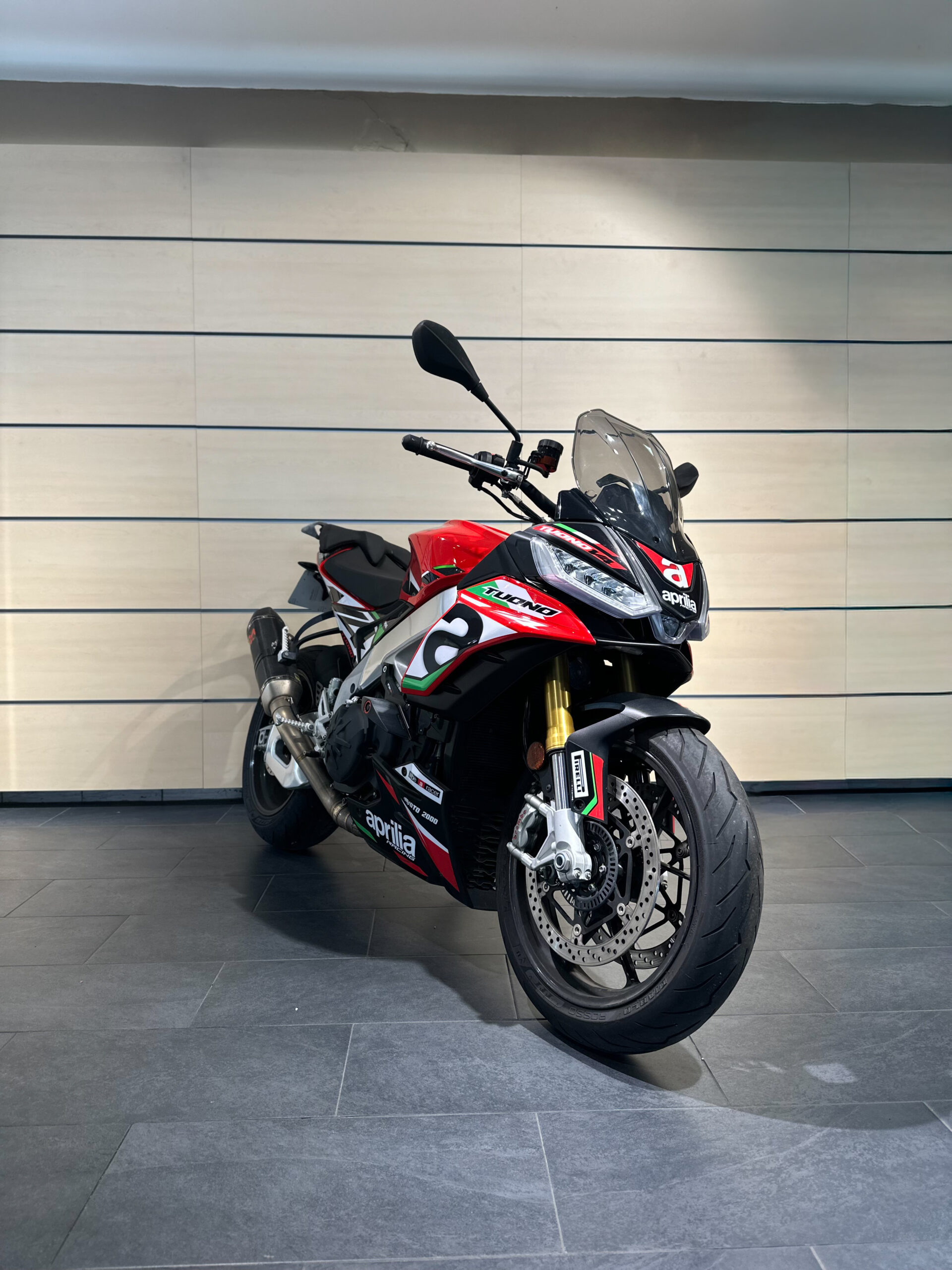 APRILLIA TUONO V4 GT