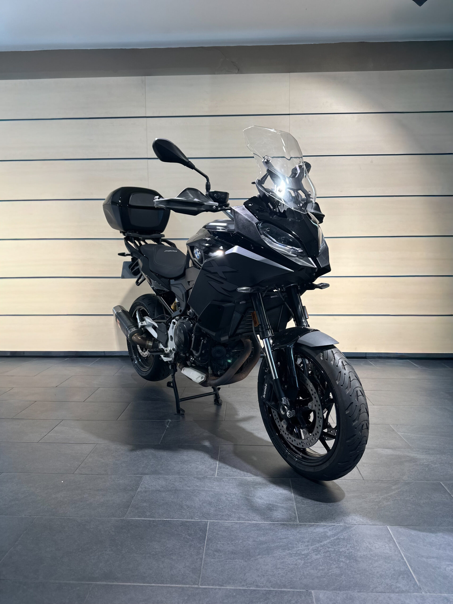 BMW F900 XR TRIPLE BLACK 