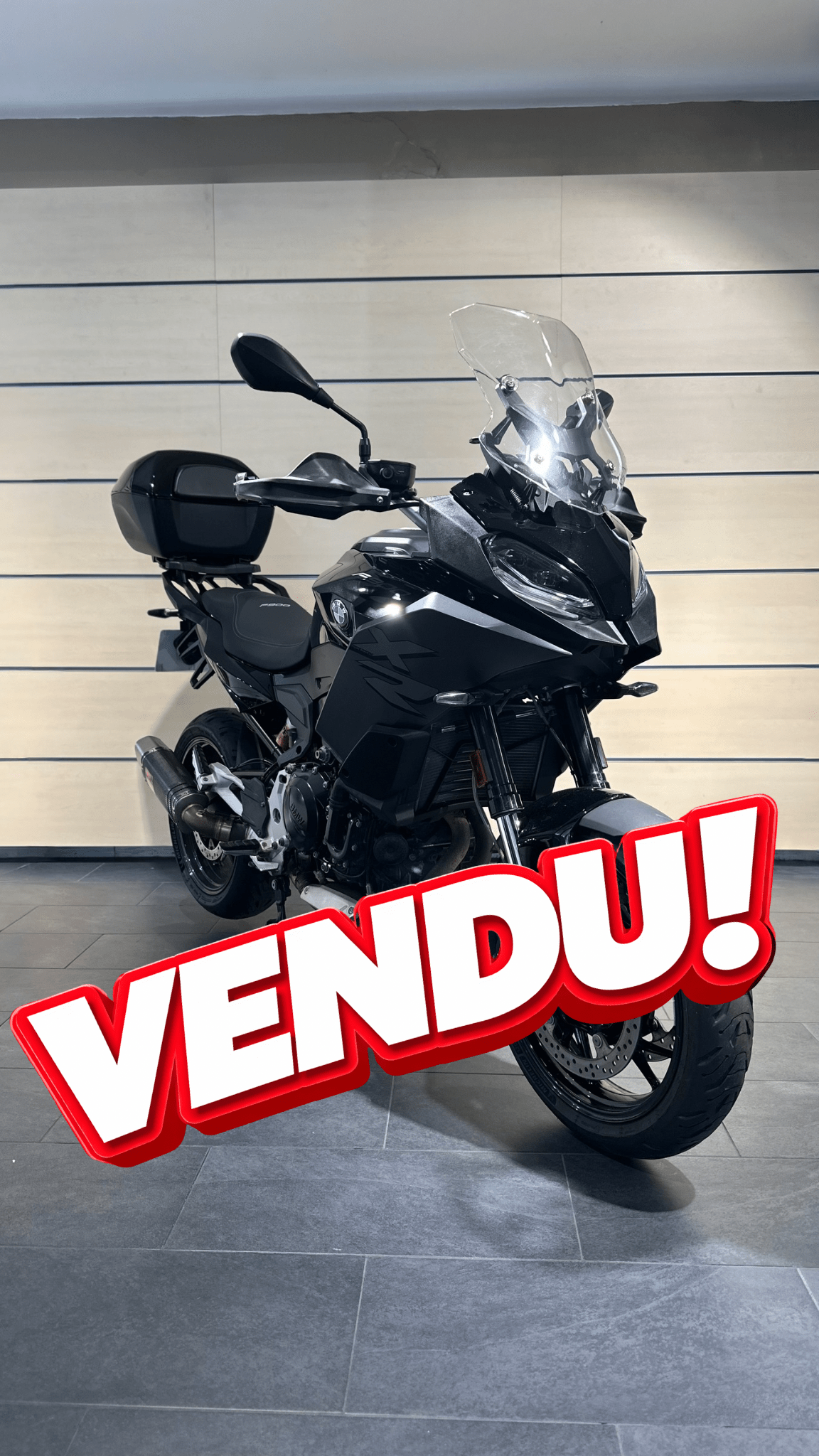 BMW F900 XR TRIPLE BLACK 