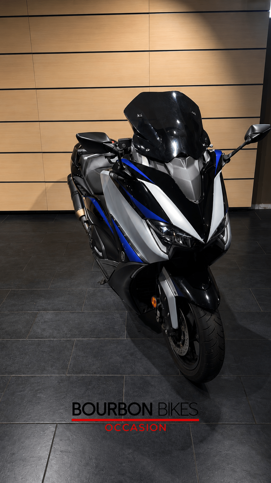 YAMAHA TMAX 560 