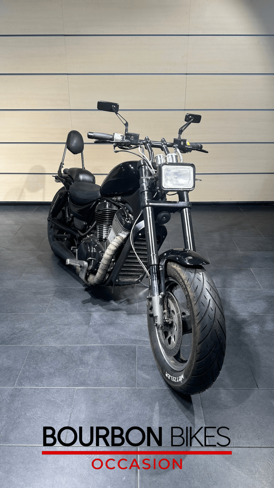 SUZUKI INTRUDER 800 